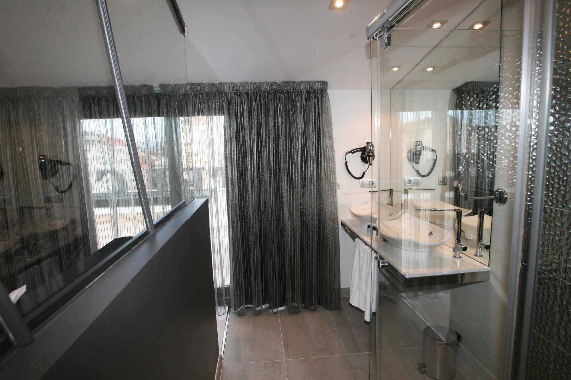 Hotel Cardenal 몬포르테데레모스 외부 사진