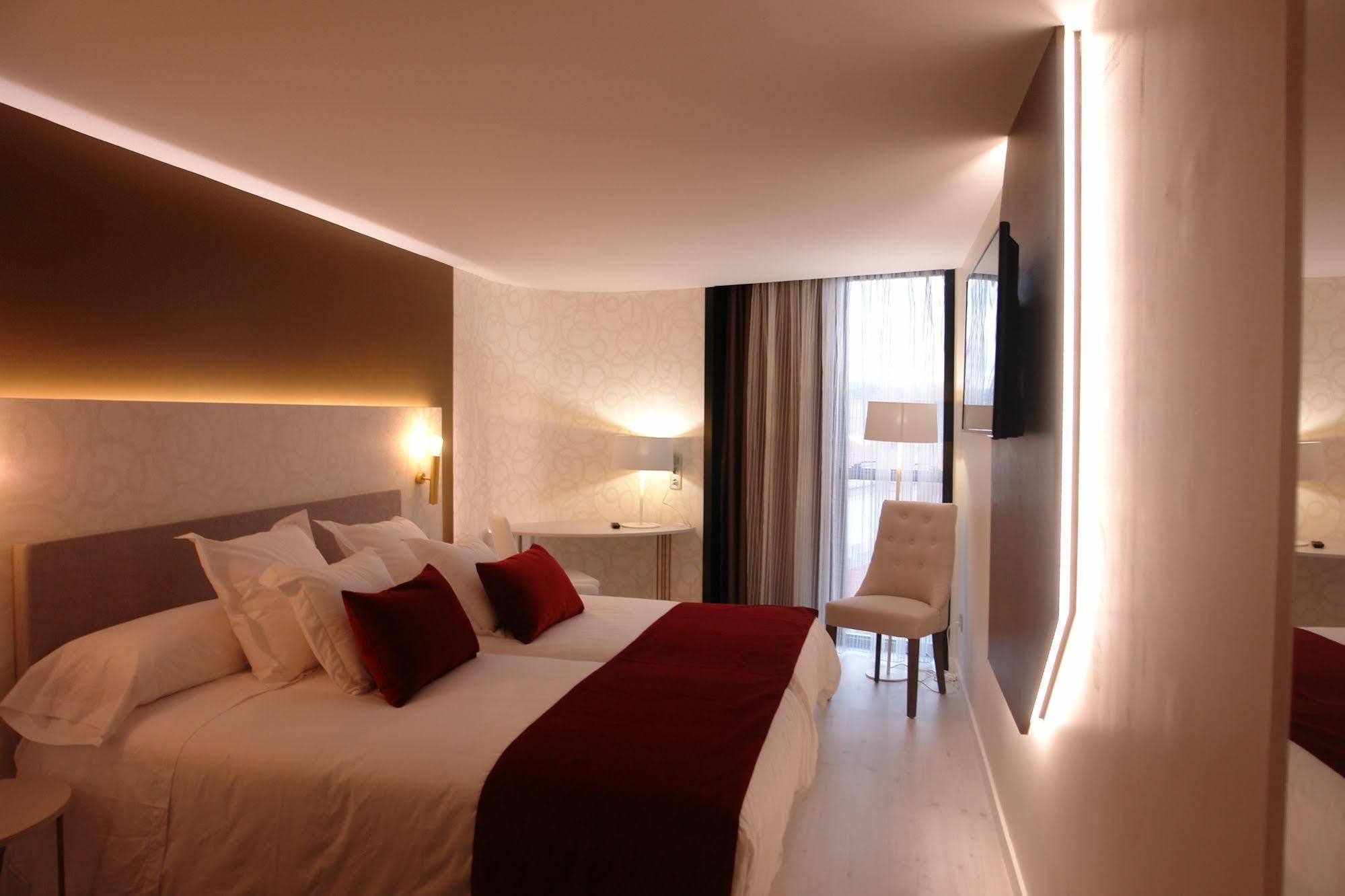 Hotel Cardenal 몬포르테데레모스 외부 사진