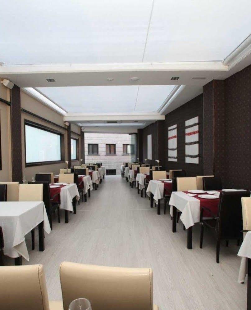 Hotel Cardenal 몬포르테데레모스 외부 사진